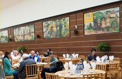 Med Munch i kantinen - for Freias arbeidere var kun det beste godt nok