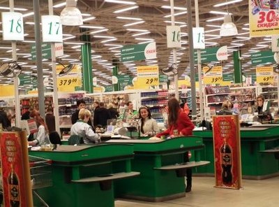Supermarknaden Okei har 46 kassor och ligger mitt i Murmansk