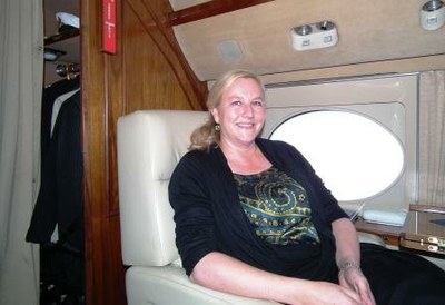 Ewa Björling i flygplan, ljus