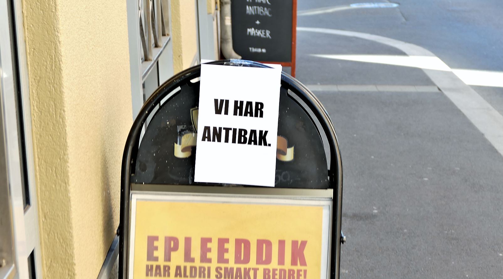 Antibak