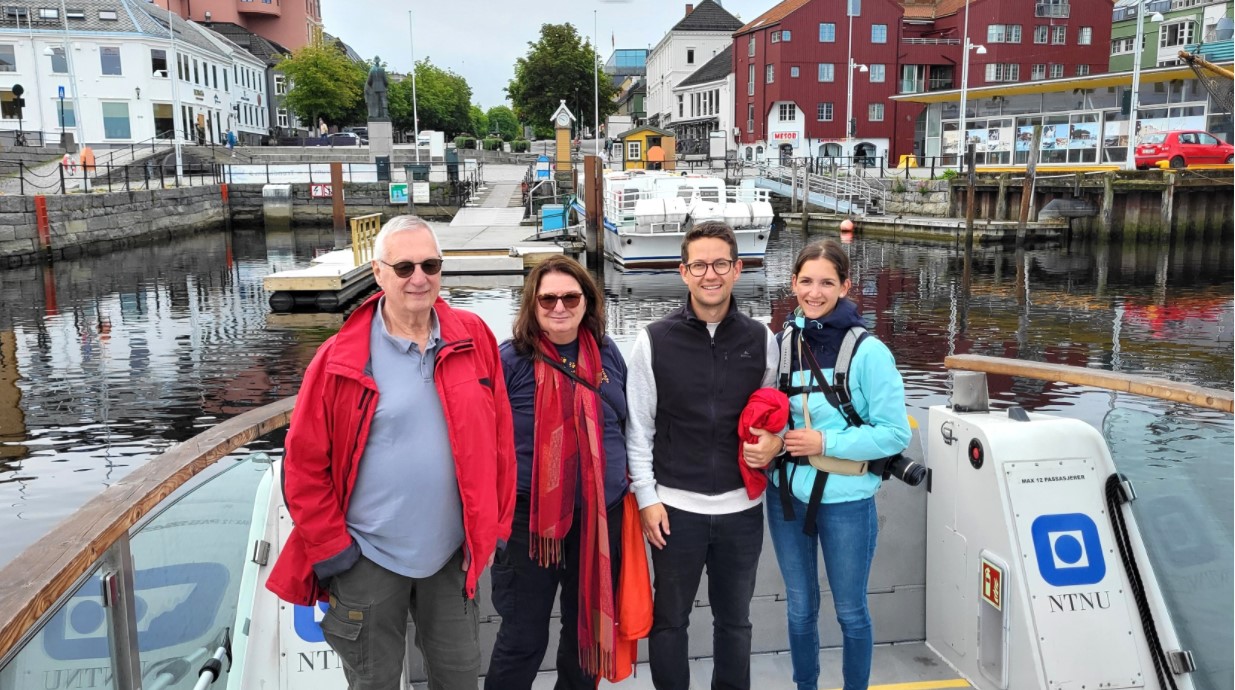 Turister på ferge